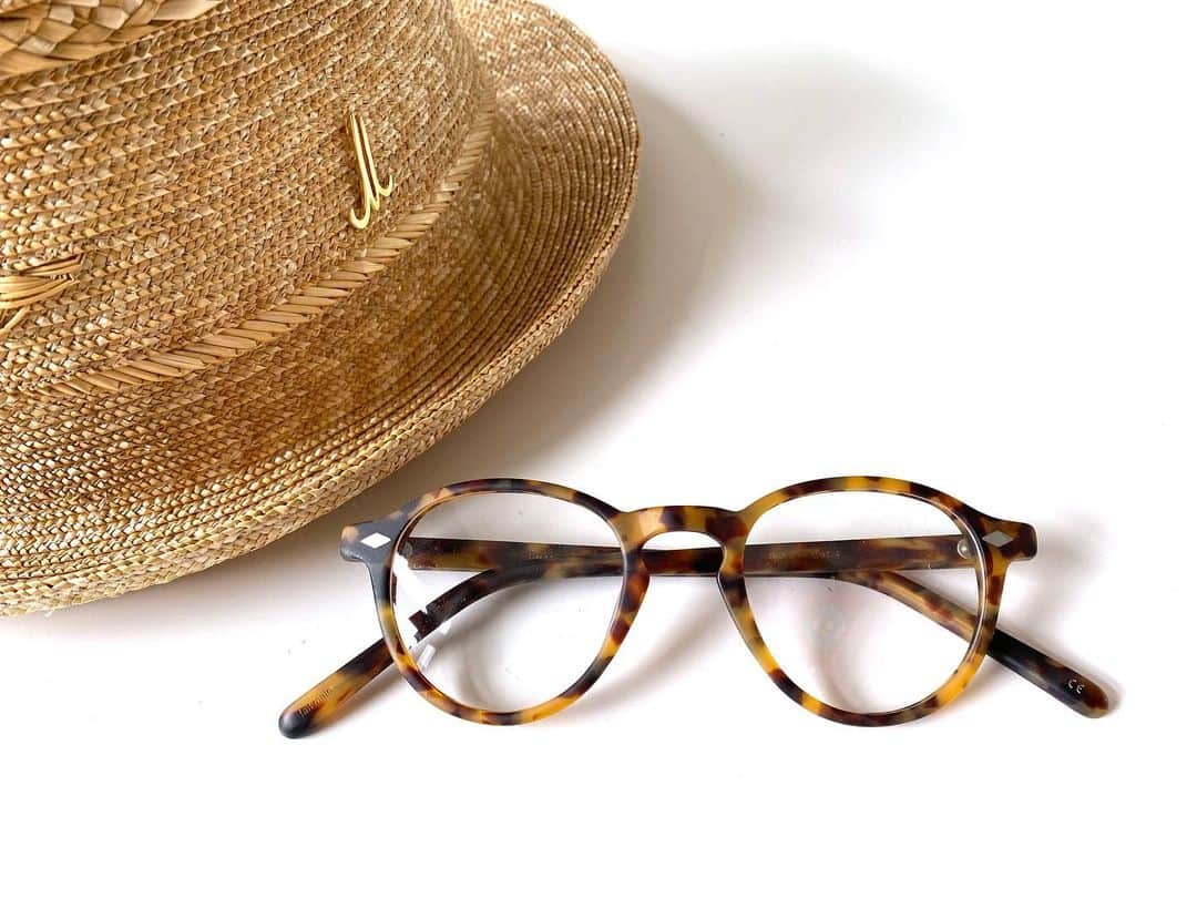 のインスタグラム：「【Today’s pick up】　 LESCA lunetier MUHLBAUER  #todayspickup  #eyewear #optical @lescalunetier  #メガネ #hat @muehlbauer_hats  #ミュールバウアー  #store  @globespecs_official  #tokyo  #opticalstore  #wholesalebrand  #ahlem #anneetvalentineyewear  #gernotlindner #globespecs  #lescalunetier  #lunor #laloop  #dianetaylor #robertmarcnyc」