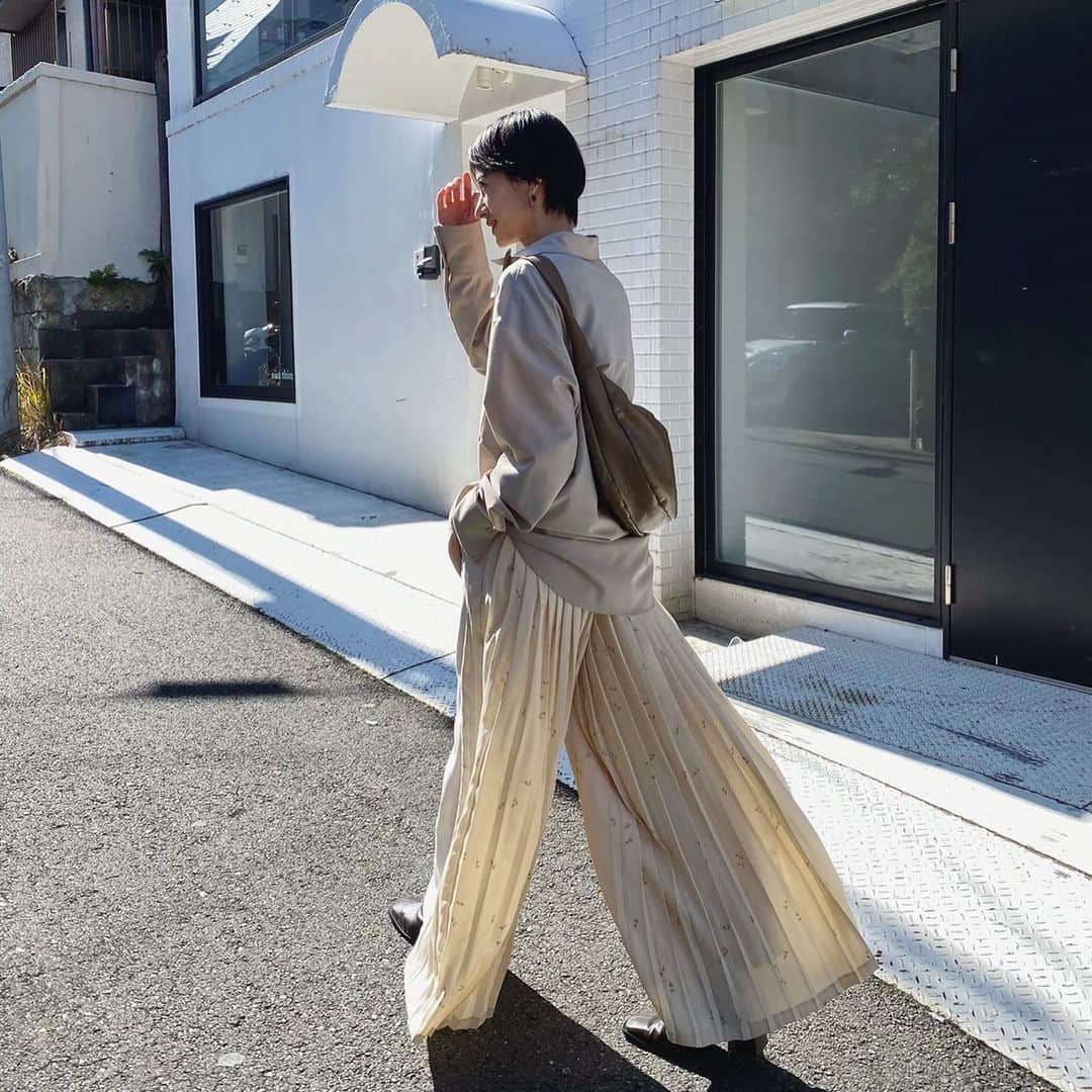 clane_officialさんのインスタグラム写真 - (clane_officialInstagram)「◼︎RE-STOCK 大好評で完売してたSPRINKLE FLOWER PLEAT PANTS が再入荷致しました。 是非この機会をお見逃しなく！ ✔︎ SPRINKLE FLOWER PLEAT PANTS ¥28,000+tax #CLANE#クラネ」3月7日 14時59分 - clane_official