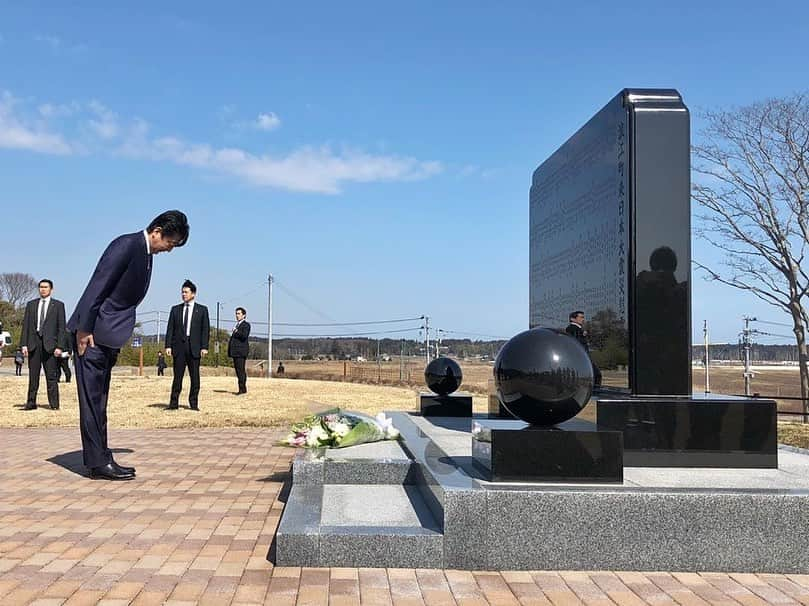 安倍晋三のインスタグラム：「#repost @kantei ・・・ 官邸スタッフです。 東日本大震災から9年を控え、安倍総理は福島を訪問しました。 . #東北 #復興 #福島 #浪江町 #東日本大震災慰霊碑 #fukushima #3月11日 #富岡ホテル #双葉町 #JR常磐線 来週全線開通 #常磐双葉インターチェンジ 開通 #福島水素エネルギー研究フィールド @shinzoabe」