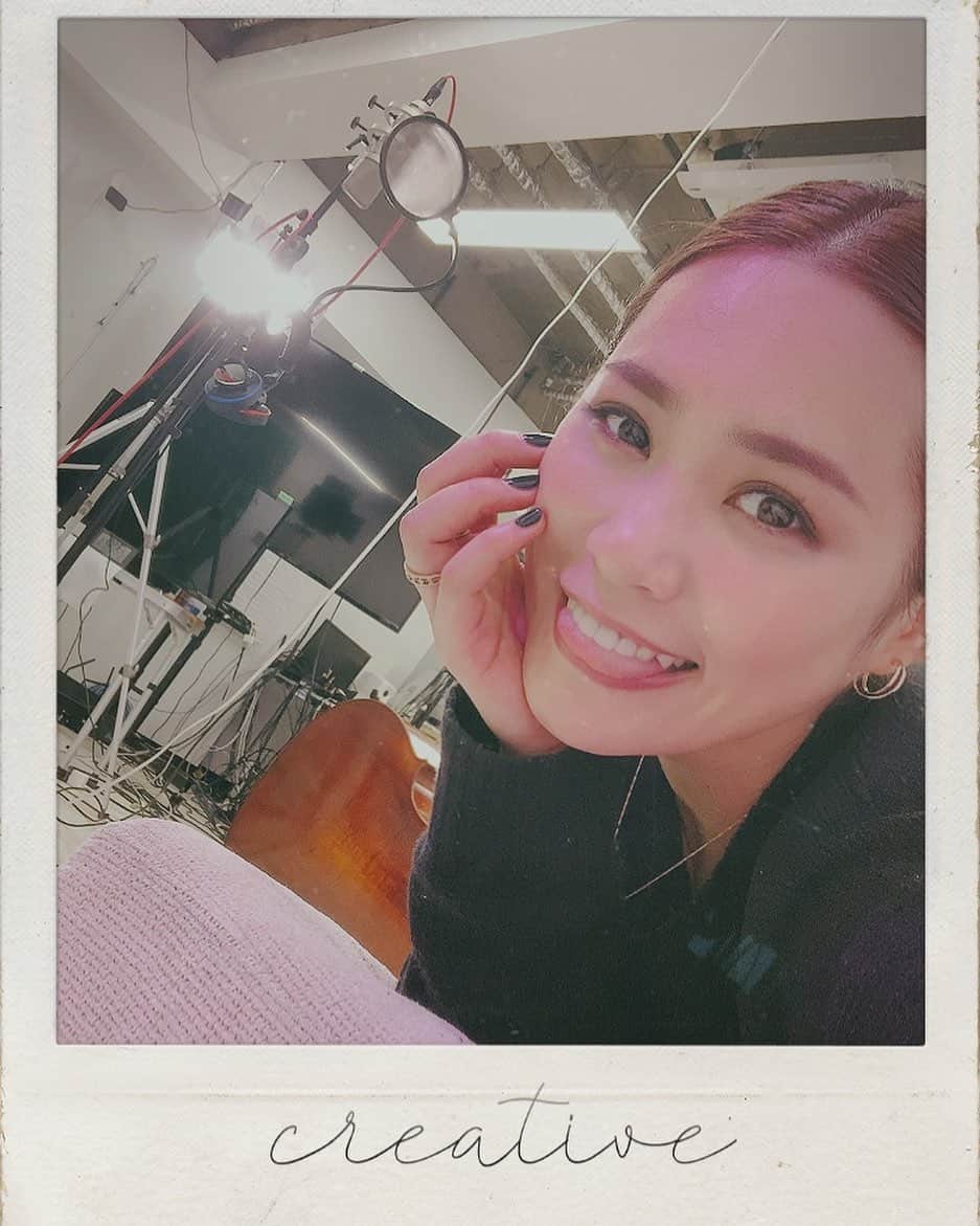 二宮愛のインスタグラム：「#creative  Having so much fun being creative with my bestie👫✨ クリエイティブに楽しんでるぅー💕 ________________ #beingcreative #lovemusic #music #musicians #artists #音楽　#音楽家 #音楽好きな人と繋がりたい #音楽のある生活」