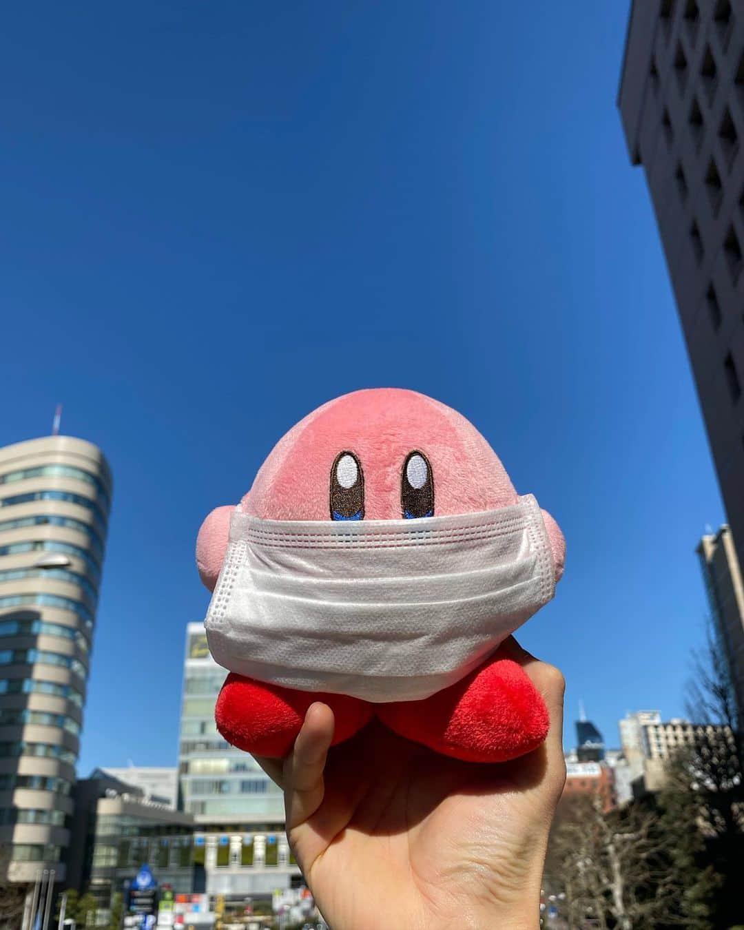 のインスタグラム：「こんなご時世ではございますが、 昨日からカービィさんは大阪にお邪魔してます😷 先日ラフォーレ原宿で開催した『PLAYFUL KIRBY』が短い期間ですが大阪のHEP FIVEにて昨日から開催できる運びになりました👏  とはいえ今のタイミング、体調を最優先して頂き、感染予防にご協力頂きつつ、無理のない範囲で可愛いカービィに癒されに来てくださいね☺️ ——————————————— 『PLAYFUL KIRBY』  @HEP_FIVE 🛍 2020.03.06(fri)ー03.15(sun) 〒530-0017  大阪府大阪市北区角田町 5-15 HEP FIVE 内 1 階アトリウム催事スペース  11:00ー20:00 ・ ・ #PLAYFULKIRBY #KIRBY #星のカービィ#カービィ #大阪hepfive  #shogosekine #カービィも予防 😷」