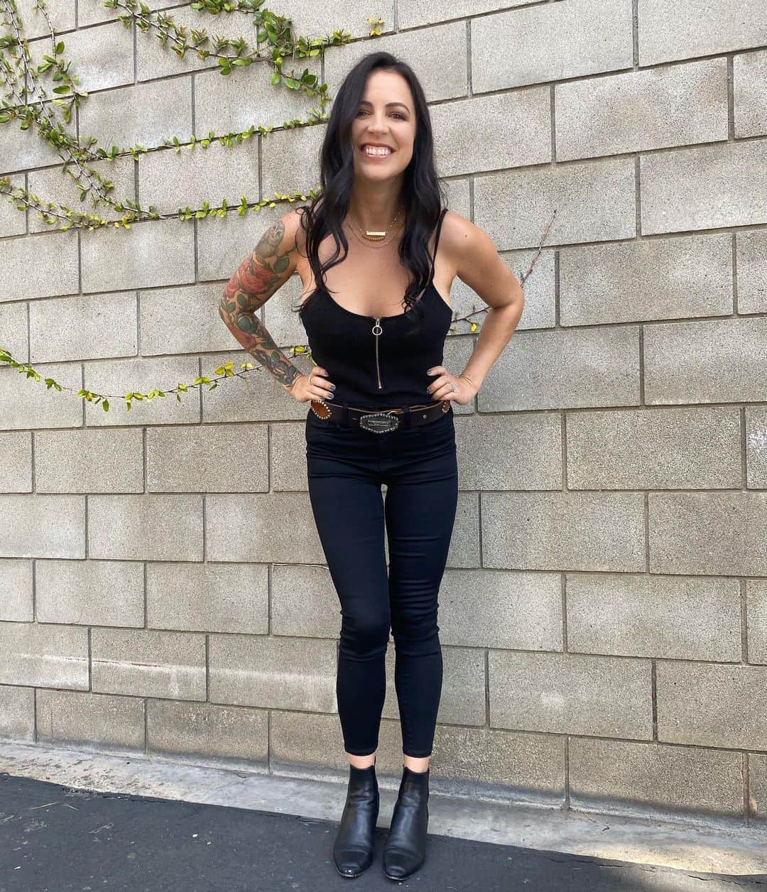 トレ・クールのインスタグラム：「Happy Birthday to my beautiful, strong, sexy, kind, smart, fun, reliable, inspiring wife @bubukittyfk ❤️ I love you!! Cheers to the next 35 years together! 💦🥂💦🍾💦」