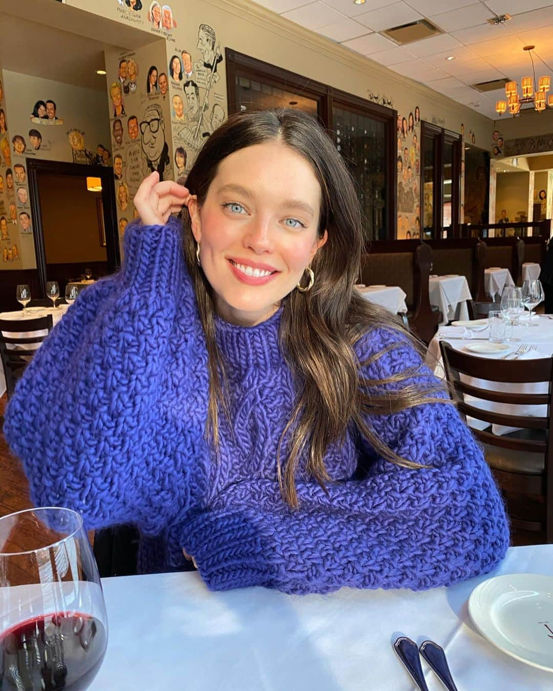 エミリー・DiDonatoさんのインスタグラム写真 - (エミリー・DiDonatoInstagram)「Here for the early bird special 🐦 🍹」3月7日 7時06分 - emilydidonato