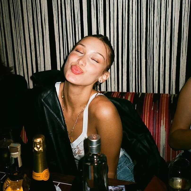 ベラ・ハディッドさんのインスタグラム写真 - (ベラ・ハディッドInstagram)「Random !」3月7日 7時11分 - bellahadid