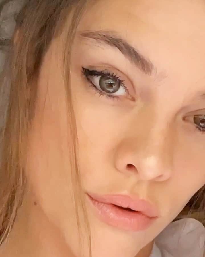 ニーナ・アグダルのインスタグラム：「Rüfüs and a little eyeliner makes everything better」