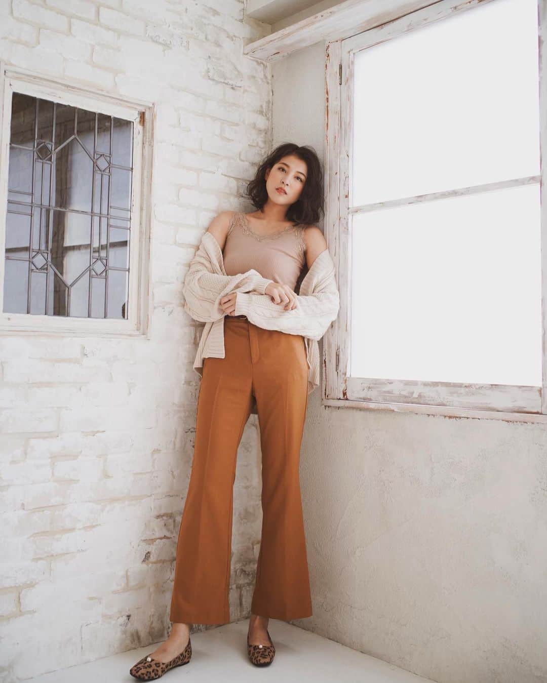 源崎トモエのインスタグラム：「Good morning☀︎*.｡ . この時の撮影の写真の雰囲気すごい好きだったな〜✿ ヘアメイクも衣装もカメラマンさんの写真の色合いとかも☺︎︎︎︎ . また写真upします♡ . #shooting #model #work  #hairmake #hairstyle  #作品撮り #宣材写真 #宣材撮影」