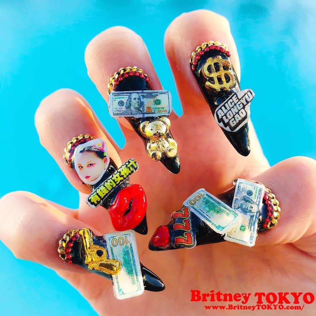 Britney TOKYOさんのインスタグラム写真 - (Britney TOKYOInstagram)「💰💰💰✨❤️ Using💅🏻✨#BritneyTOKYO x @tsumekira #VegasBaby nail sticker  You can get from 🇺🇸 @naillabousa 🇯🇵 @naillabojp 🇹🇼 @naillabotw  #nails #nailart #ネイル #美甲 #tsumekira」3月7日 10時23分 - britneytokyo