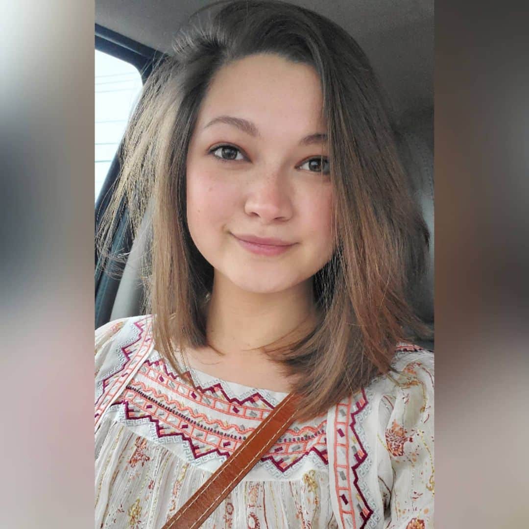 Chelsie Arynのインスタグラム：「needed a drastic change ✂️ @christopherbriansalon thank you so much I am so obsessed」