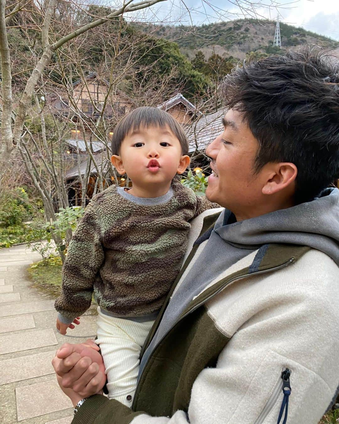 DaisukeNのインスタグラム：「😘 . . #kiss #myson #kids #boy #💋 #😘 #👦🏼」