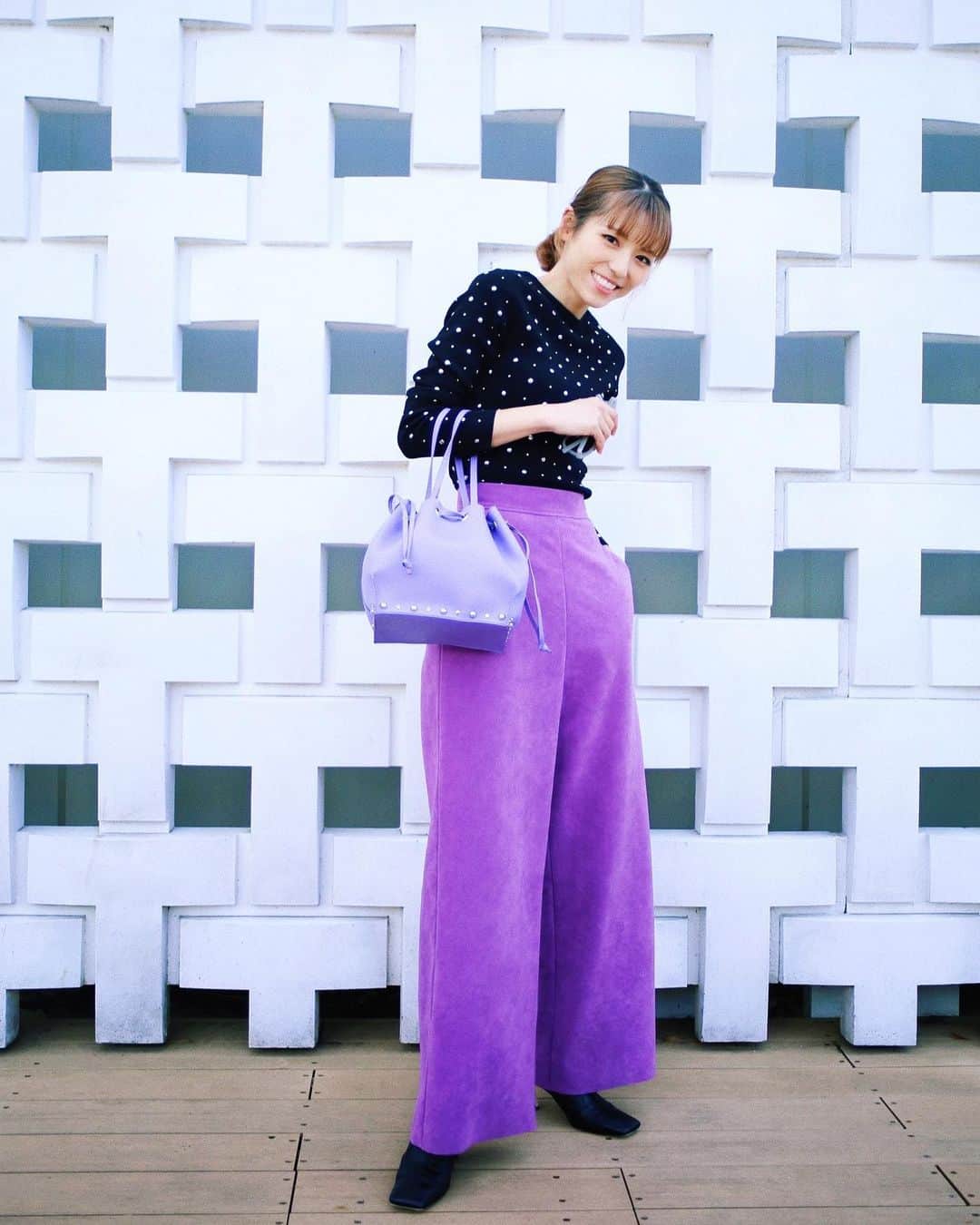 若槻千夏さんのインスタグラム写真 - (若槻千夏Instagram)「💜💜💜💜💜#ootd💜💜💜💜💜 ムラサキbagって大きいと恥ずかしい.. 的な声を 集結できた　bagです。  小さめに見えるけど長財布も余裕、 沢山入るのが🙆‍♀️💟」3月7日 11時18分 - wakatsukichinatsu