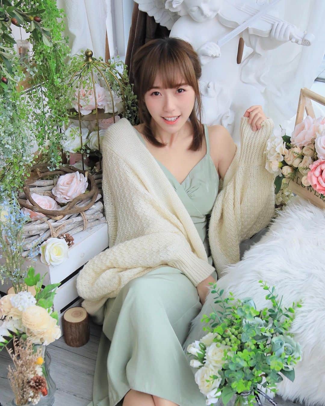 Miss Hunnyのインスタグラム：「早晨， 麻煩拉一拉我起身 (´･_･`) . Photo by @szetosifu Hair make | @rickb1126 (9637 1903)」