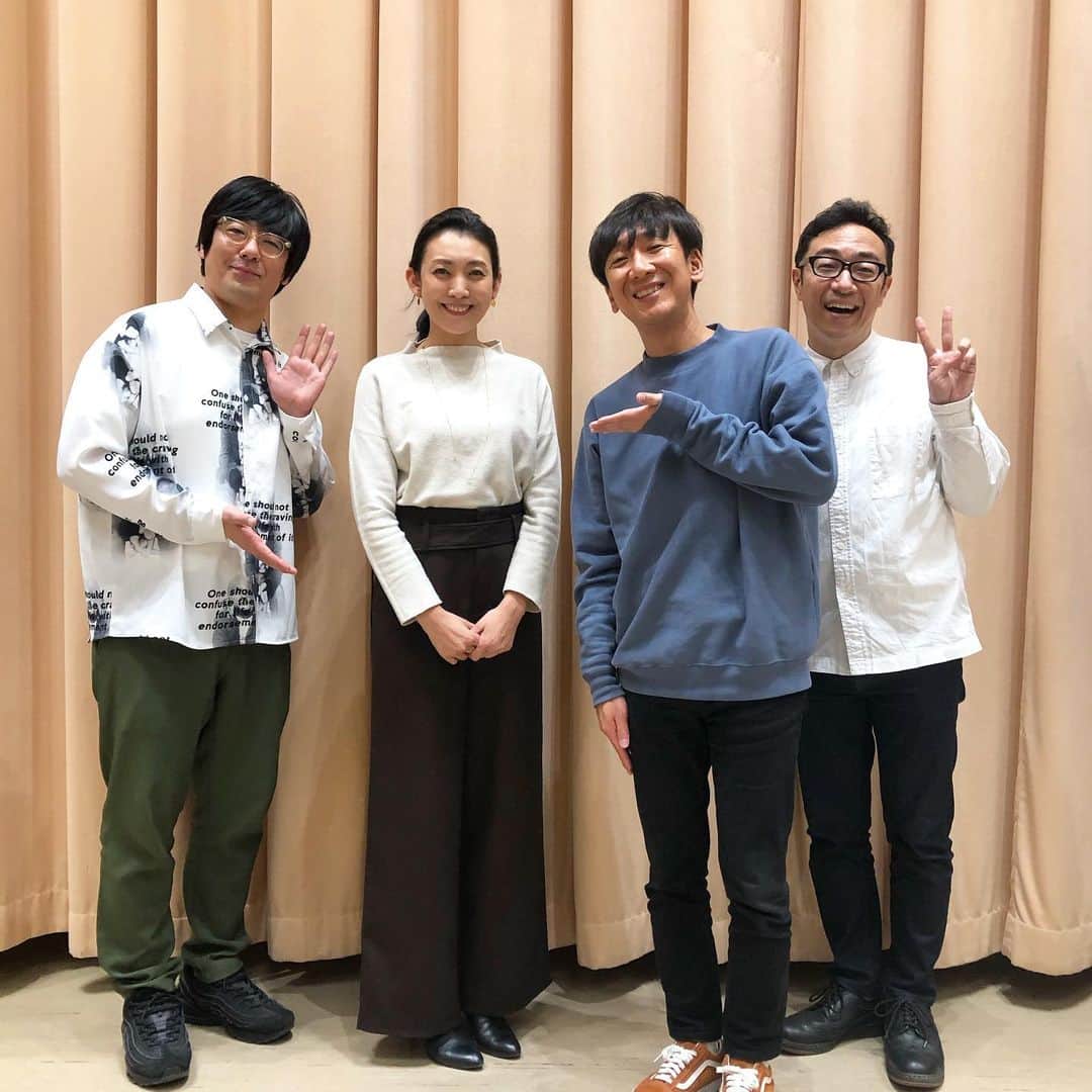 田中美里のインスタグラム：「お知らせです。  東京03の皆さんとラジオコントしてきました。  NHKラジオ第1「東京03の好きにさせるかッ！」 3月12日(木) 夜8:00～8:55 コント｢デキる女の憂鬱｣  コントの後は「同期という存在」をテーマに盛り上がりました。  コントってしたことがなくて、、。東京03さんのコントを事前にたくさん観てたら、全部が面白くてハマってしまって東京03さんの大ファンになっちゃいました。  収録はゲラゲラ笑ってあっというまでした。  是非、聴いてくださいね！  #nhkラジオ第一  #東京03の好きにさせるかッ ！ #東京03 #ただのファン #コント #ラジオ #3月12日  #夜8時から」