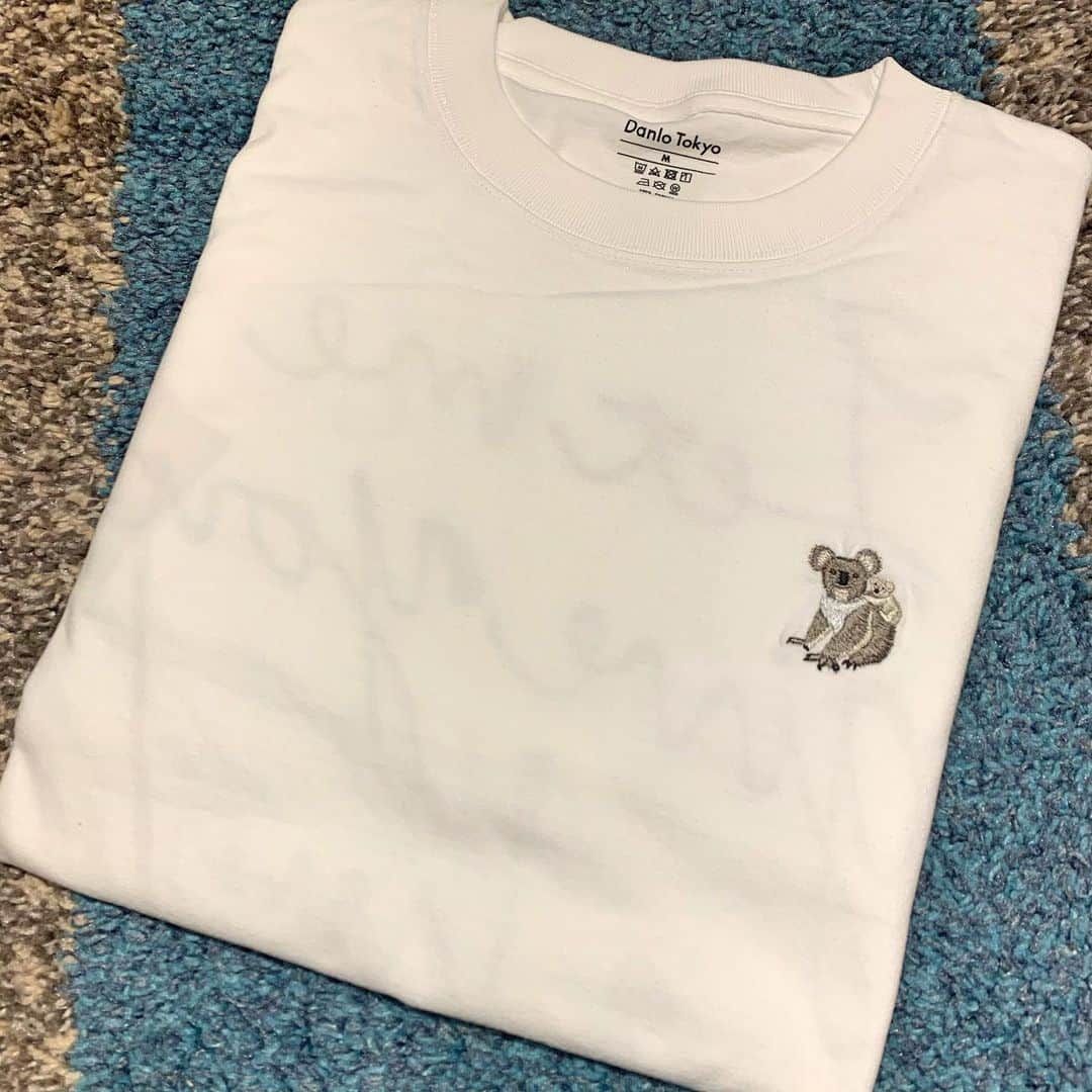 川嵜美佳のインスタグラム：「届いた〜^ ^♪ #daichimiura #prayforaustralia #tshirts #loveit @daichi_1127」