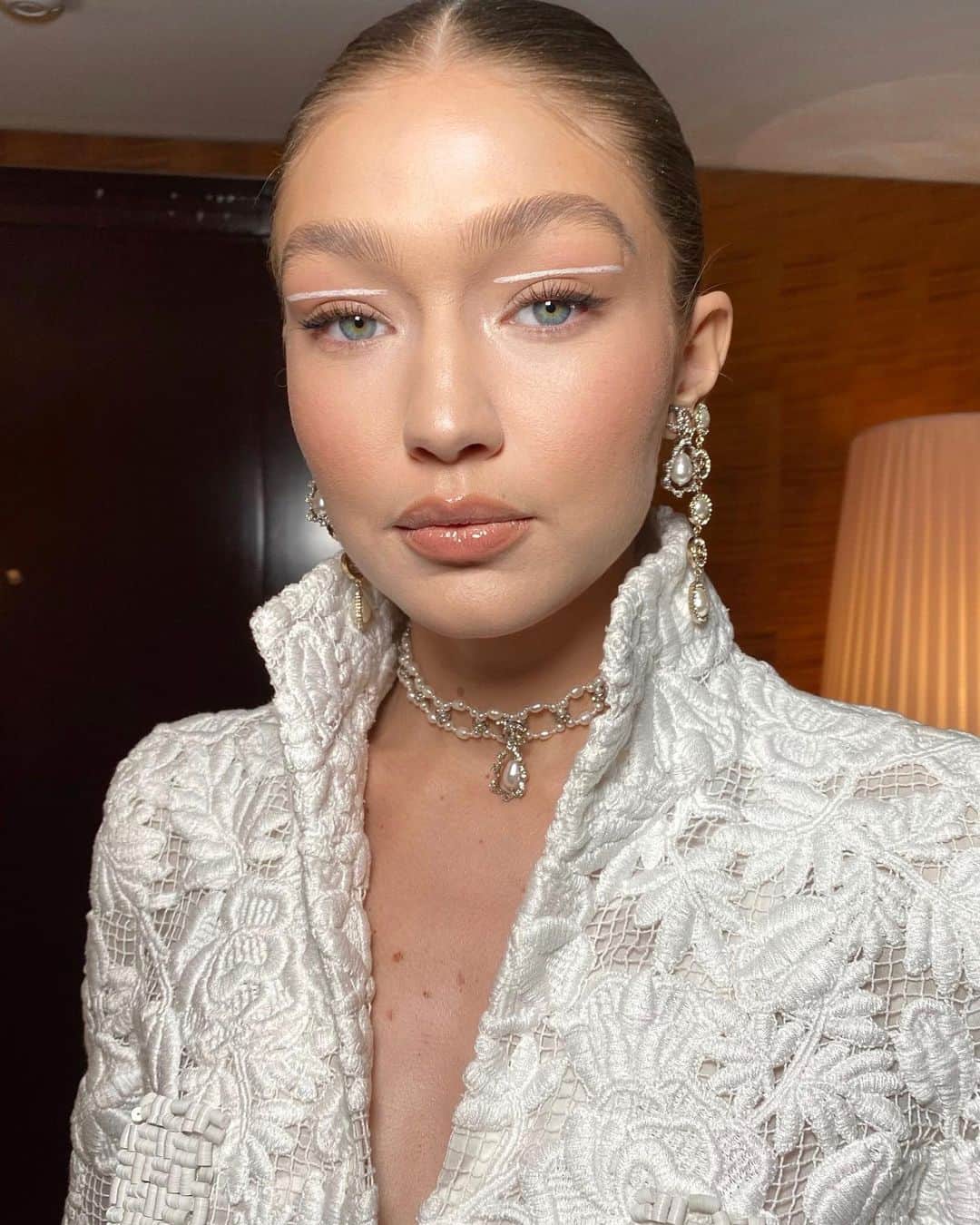 ジジ・ハディッドのインスタグラム：「Last week in Paris- so lucky to wear my favorite piece from the @chanelofficial spring 2020 couture collection to celebrate @glendabailey & the opening of the @harpersbazaarus exhibition ‘Harper’s Bazaar: First in Fashion’ at the Museé des Art Décoratifs 🤍」