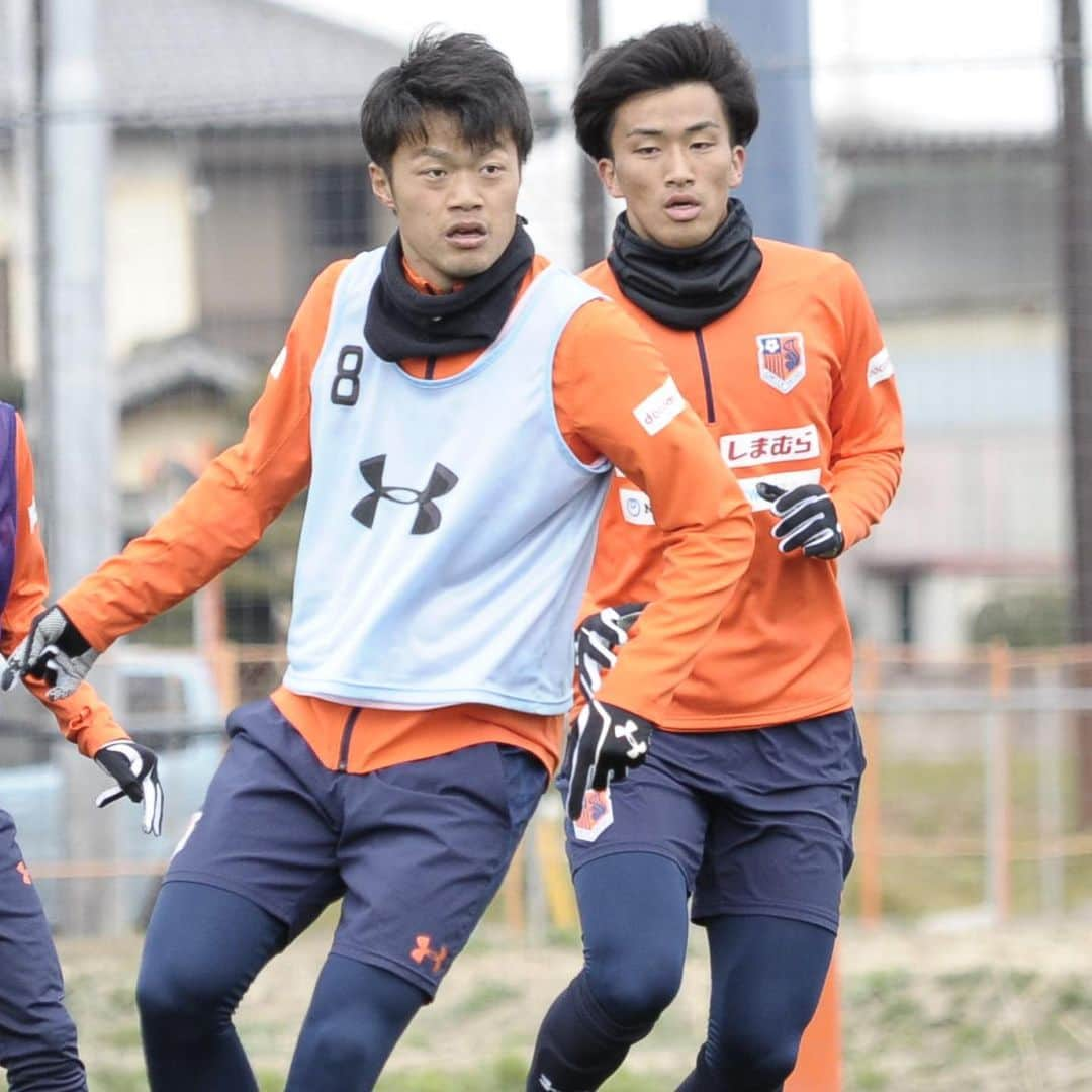 大宮アルディージャさんのインスタグラム写真 - (大宮アルディージャInstagram)「本日のトレーニングの様子📸⚽️🏃‍♂️💪🏻 .  #11侃志 #10黒川 ##30藤沼 #3河本 #24西村 #4マクシメンコ #50畑尾 #39嶋田 #江角浩司 U15/U12GKコーチ #6河面 #15大山 #5俊輝 #ardija #大宮アルディージャ #Jリーグ #WINWIN」3月7日 13時17分 - omiya.ardija