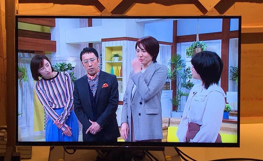 高橋みゆきのインスタグラム：「CBCテレビ📺明日です😁 朝7:00〜7:30 🎶ゲンキの時間🎶ぜひ❣️ #CBCテレビ #TBS #ゲンキの時間 #膝」