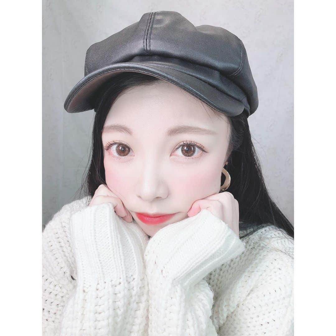 野崎夏帆のインスタグラム：「本日は初の個別ネットサイン会でした！﻿ ご参加頂いた方ありがとうございました😌﻿ ﻿ いつもよりゆったりお話出来て楽しかった！﻿ ﻿ まだまだ後半戦もありますので﻿ 皆様ふるってご参加くださいね☺️🌟﻿ ﻿ 生誕祭イベントのチケットもご購入可能です！﻿ ﻿ ﻿ こちらのページにて▼﻿ https://www.secure-cloud.jp/sf/1583010955dDvtRjLl﻿ ﻿ ﻿ #ネットサイン会﻿ #カフェでお話してる感じ﻿ #お供はカルピスでした﻿ #明日は久しぶりのライブだよ」