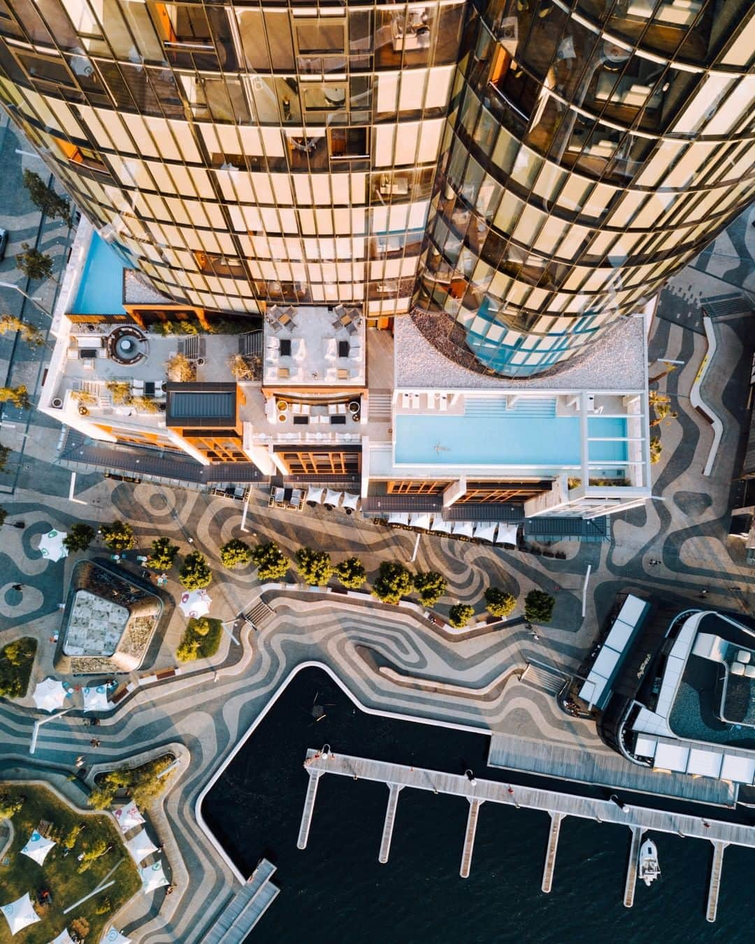 リッツ・カールトンさんのインスタグラム写真 - (リッツ・カールトンInstagram)「Elevate your next adventure to new heights at The Ritz-Carlton, #Perth. ⁣⁠ ⁣⁠ #Australia #ElizabethQuay #SwanRiver #WesternAustralia #Pool #SwimmingPool #Adventure #Getaway #Vacation #LuxuryTravel #Wanderlust #Travel #Travelgram #InstaTravel #TravelDiaries」3月8日 0時02分 - ritzcarlton