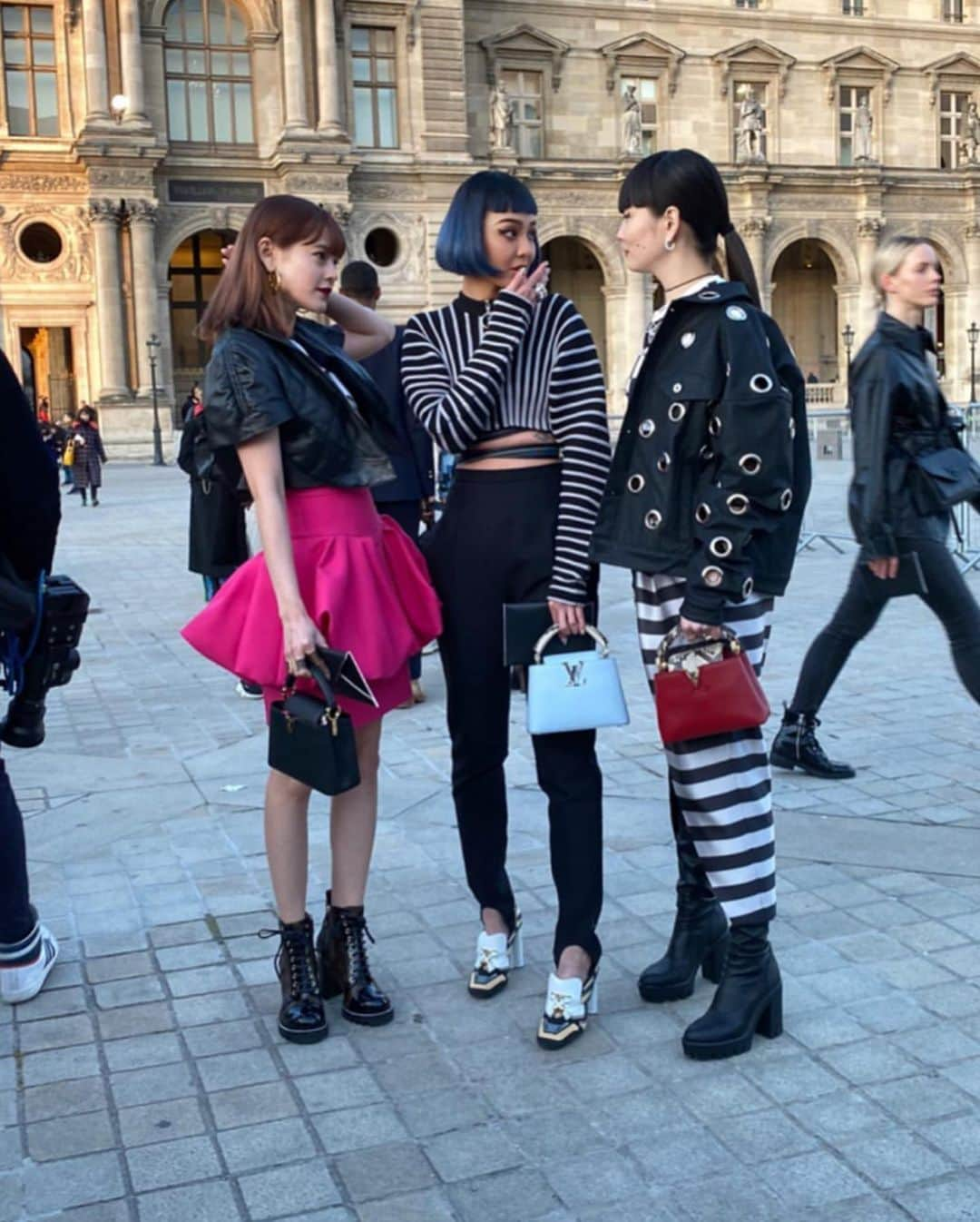 emmaさんのインスタグラム写真 - (emmaInstagram)「@louisvuitton 🖤　#pfw」3月7日 16時23分 - okss2121