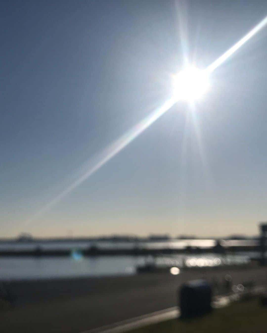 渡部純平さんのインスタグラム写真 - (渡部純平Instagram)「良い週末を！ . . Stay positive☀️ The sun give a motivation and energy. Have a good weekend🤙」3月7日 17時12分 - junpei_wt7b