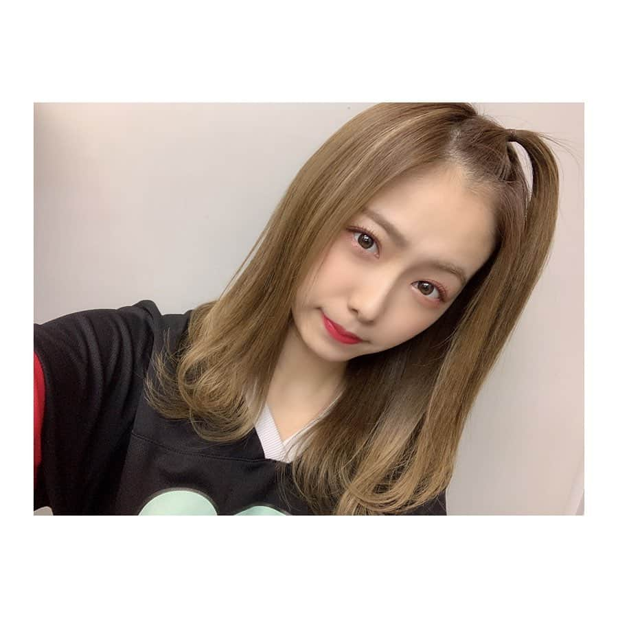 森田彩花さんのインスタグラム写真 - (森田彩花Instagram)「🤔❤️❤️ ． 最近ちょんまげするの好きっっ🥰 ． どんな髪型が好きっっ🥰?? #公演ヘアー #ちょんまげ #コメよろ #いいねよろ #なるべく更新してく😙😙」3月7日 17時10分 - ayaka_morita0529