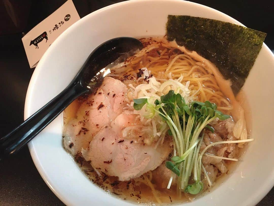 南端まいなのインスタグラム：「馬車道で食べたラーメン 麺がモチモチで美味しかった😋」