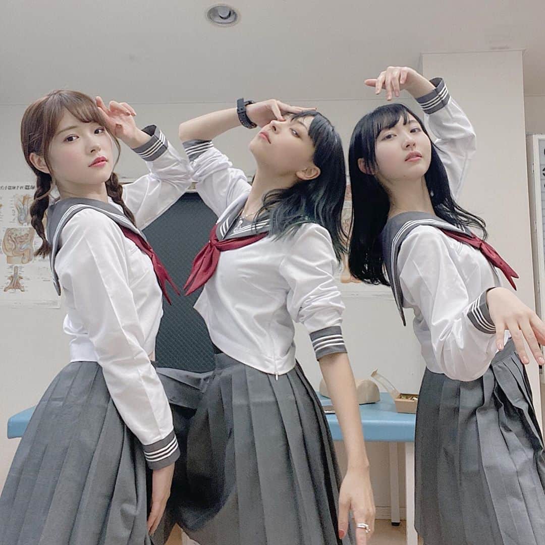 橋本紗奈さんのインスタグラム写真 - (橋本紗奈Instagram)「ボンボン学園今日も出演させていただいてます！ 見てね･:*+.\(( °ω° ))/.:+ . . さて今日はそのオフショットを公開です🙌 . 1枚目ジョジョポーズ 2枚目ジェニーちゃんの取り合い 3枚目、4枚目お気に入り笑😂 . . . #ボンボン学園 #ボンボンTV」3月7日 17時38分 - hashimoto_sana
