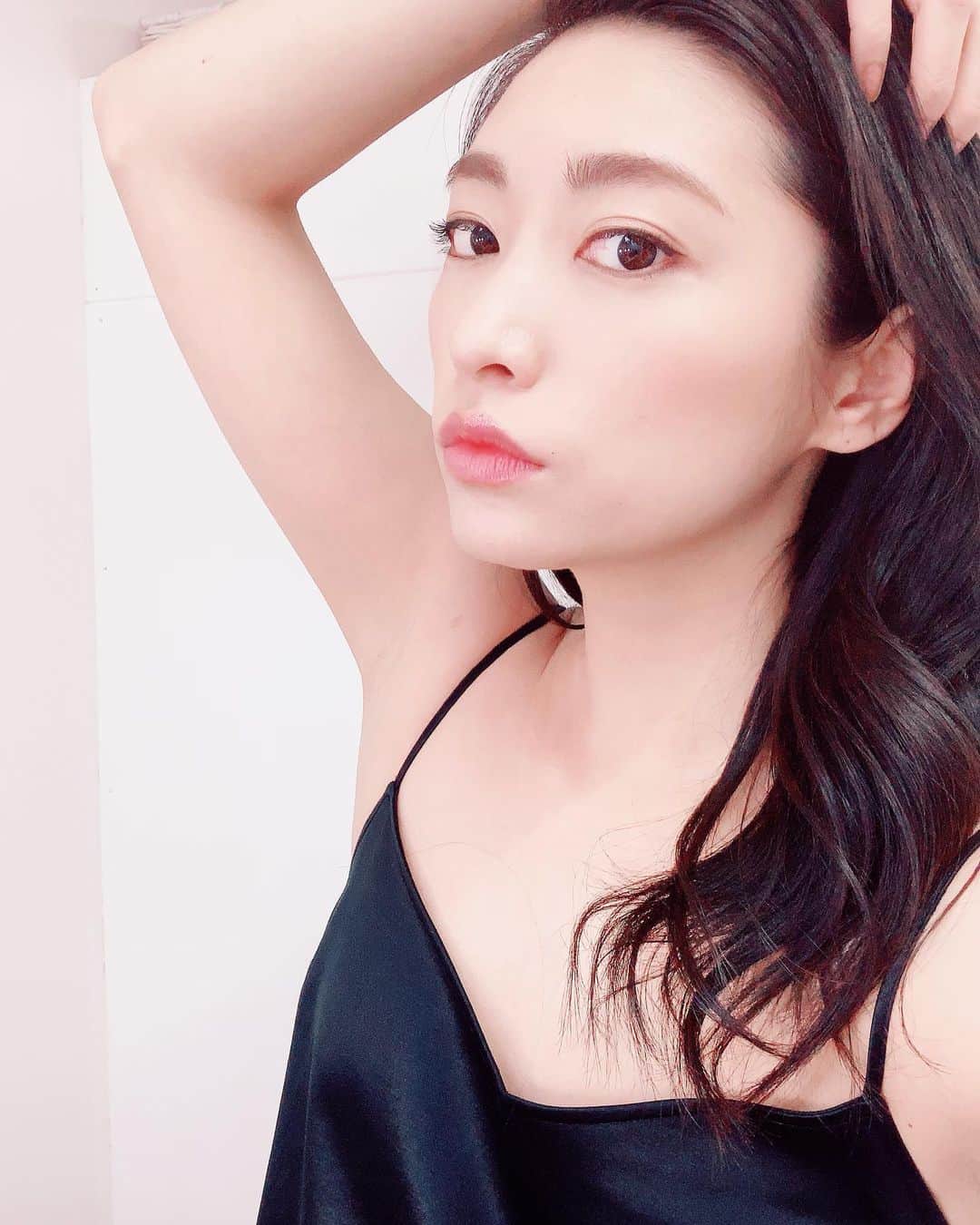 久保杏奈さんのインスタグラム写真 - (久保杏奈Instagram)「髪の毛は染めない派ですが、 定期的にヘアサロンでトリートメントちゃんとして痛まないようにしてる . . #hair#hairtreatment  #春よこい #花粉症バイバイしたい」3月7日 17時34分 - ___iam_anna___