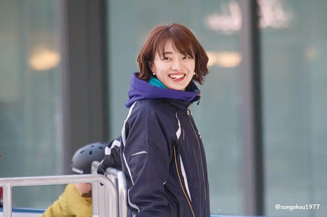 中家佐奈のインスタグラム：「小さい頃から佐奈ということから37という数字が気になってて。 さな(37)が37歳で3月7日。この日に何かあるんじゃないかとここ数年色々言ってきましたけど…  特に何も変わりなく過ごしてます！笑  2度とないこの並び。  好きなスケートに関われてて、楽しい事もイライラする事も悲しい事も沢山あるけど、笑顔で頑張ります。笑 . . #自分の日 #37 #珍しく自分 #写真 #笑顔 #過ごせるように . #追加 #みんなが #お誕生日おめでとう #メッセージくれるのは嬉しい #しかし #誕生日ではないの」
