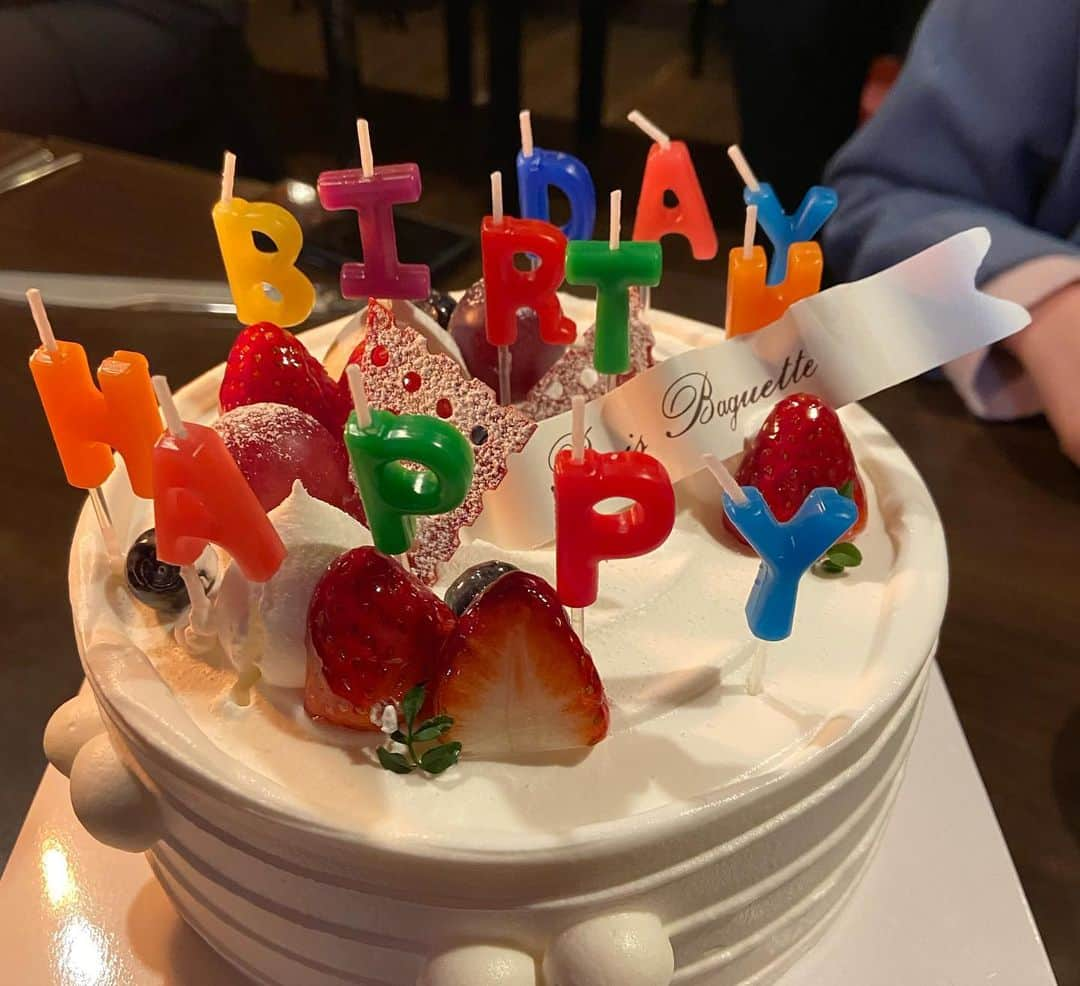 へウォン さんのインスタグラム写真 - (へウォン Instagram)「따뜻하게 생일 축하해주신 분들 모두 감사합니다,,🧡 정말 행복했어요 ❤️」3月7日 17時50分 - minharam_