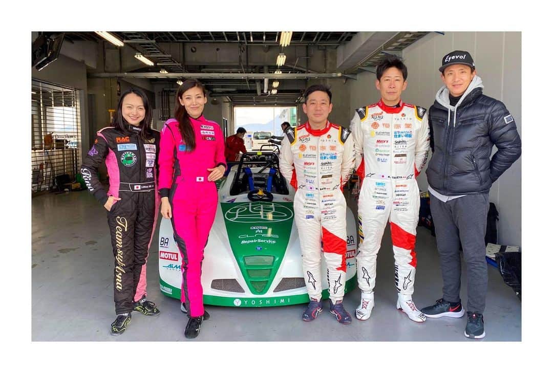 平中克幸のインスタグラム：「. KOSHIDO Racing FCR-VITA&競争女子 . . 今年からタイヤがダンロップタイヤへ 変更され、今日はセットアップの お手伝いをさせて頂きました。 . . これから気温、路温が上がっていき レースが開催される頃にはもう少し 暖かくなっていると思いますが 先ず感触の良いセットアップを 見つける事が出来ました。 . . 610号車に佐藤社長 @ksd_racing  712号車に竹谷さん @kazuhirotakeya0323  今年は2台体制で挑むので毎戦2台で 上位争い出来るようにサポートさせて 頂きたいと思います！！」