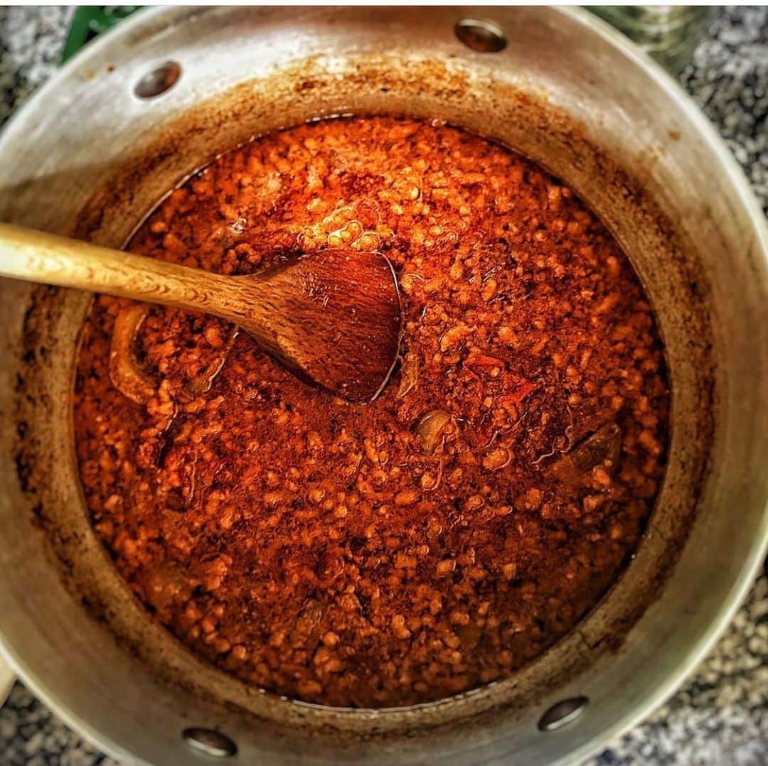 ナイジェラ・ローソンさんのインスタグラム写真 - (ナイジェラ・ローソンInstagram)「Meanwhile, over on @foodim, this beautiful photograph of slow-cooked pasta sauce/ chilli base/ toastie filling by Bee is #postoftheweek」3月8日 0時26分 - nigellalawson