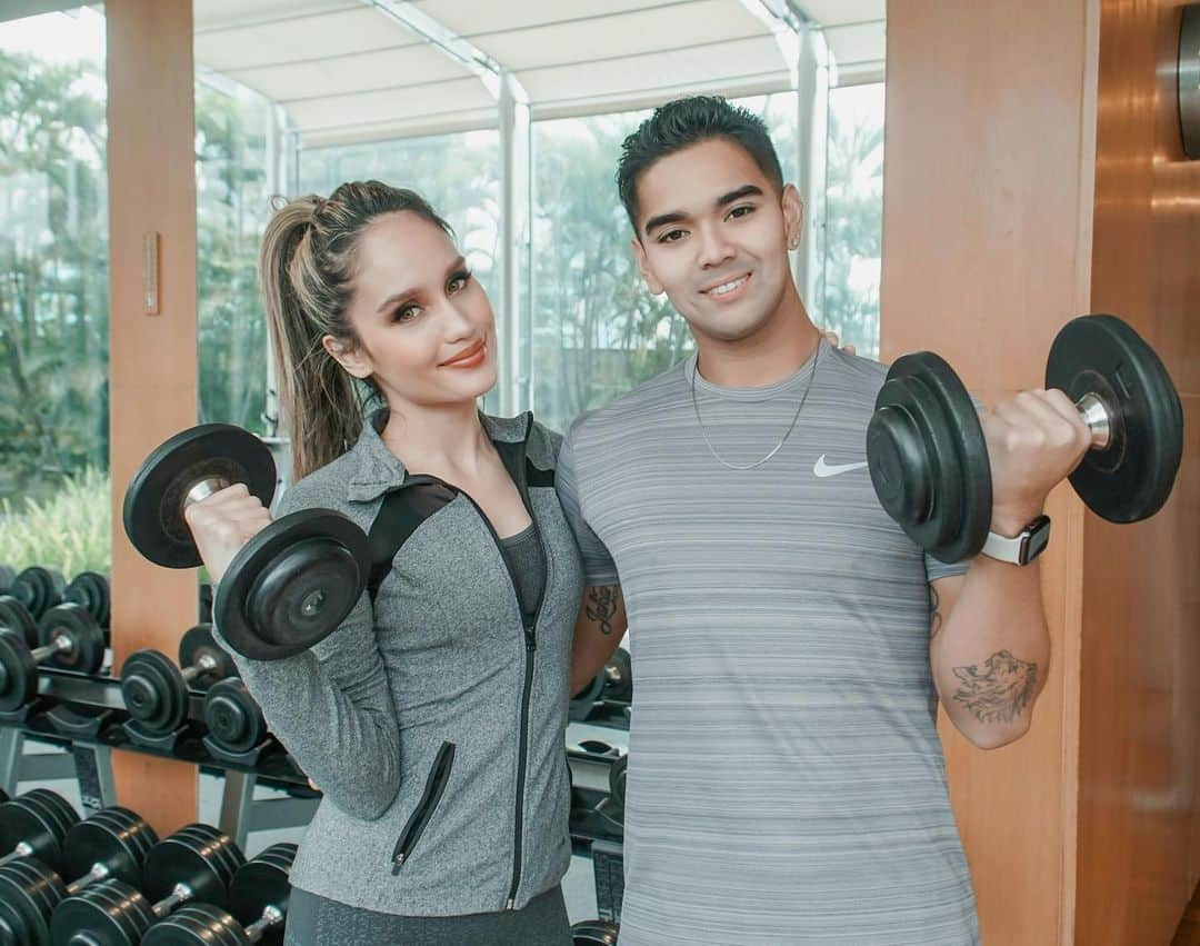 Cinta Lauraさんのインスタグラム写真 - (Cinta LauraInstagram)「Males olahraga? Find a friend and try the workout! We promise that it won’t be too difficult. • • Oh ya, mau lebih kenal @aeroaswar dan tau rahasia-rahasianya? Nonton aja YouTubeku hari Selasa jam 18:00! • • #kiehlers #cintalaurakiehl」3月7日 19時03分 - claurakiehl