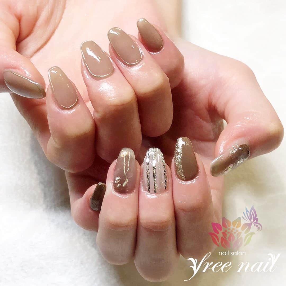 ネイルアーティストryさんのインスタグラム写真 ネイルアーティストryinstagram アシンメトリーネイル シンプルベージュ ネイリスト ネイルアーティスト ネイルアート ネイルチェンジ ネイルサロン 大阪ネイルサロン ネイルスクール