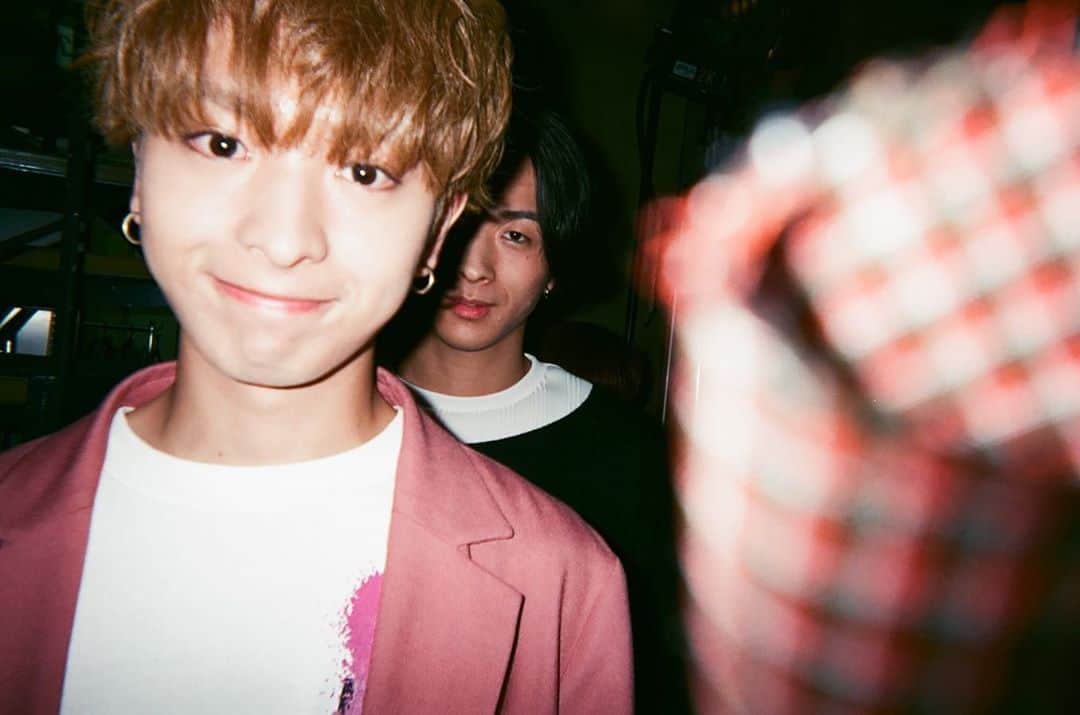 のインスタグラム：「1st 写真集 FANTASTIC NINE. @fantasticnine_book  #FANTASTICS #写真集 #GETしてね #澤さん。」