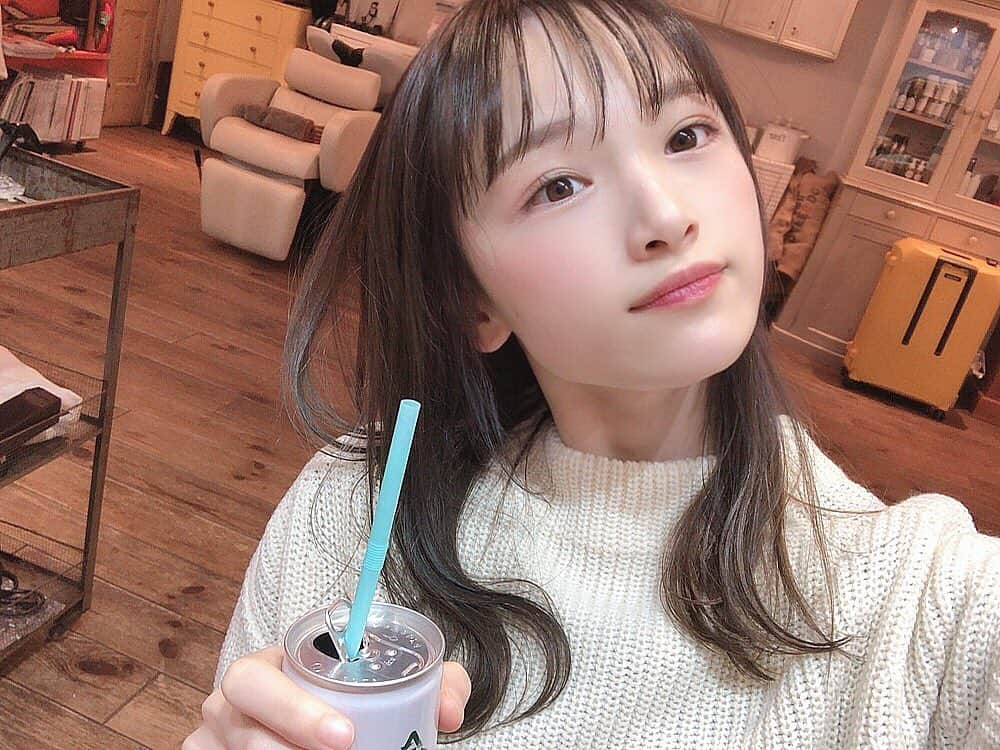 太野彩香さんのインスタグラム写真 - (太野彩香Instagram)「そういえば、明るかった髪色がおとなしめのグレー系になりました🥺期間限定でまた来月くらいに戻したいと思います☺︎」3月7日 20時11分 - tanoayaka2