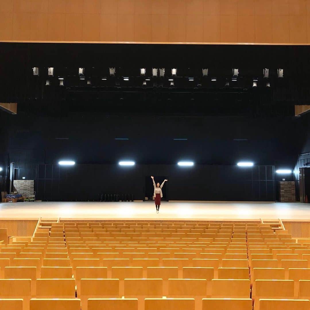 中山美穂さんのインスタグラム写真 - (中山美穂Instagram)「﻿ ステージは続いてくー！﻿ いや、続けてくよ！」3月7日 21時05分 - _miho_nakayama_