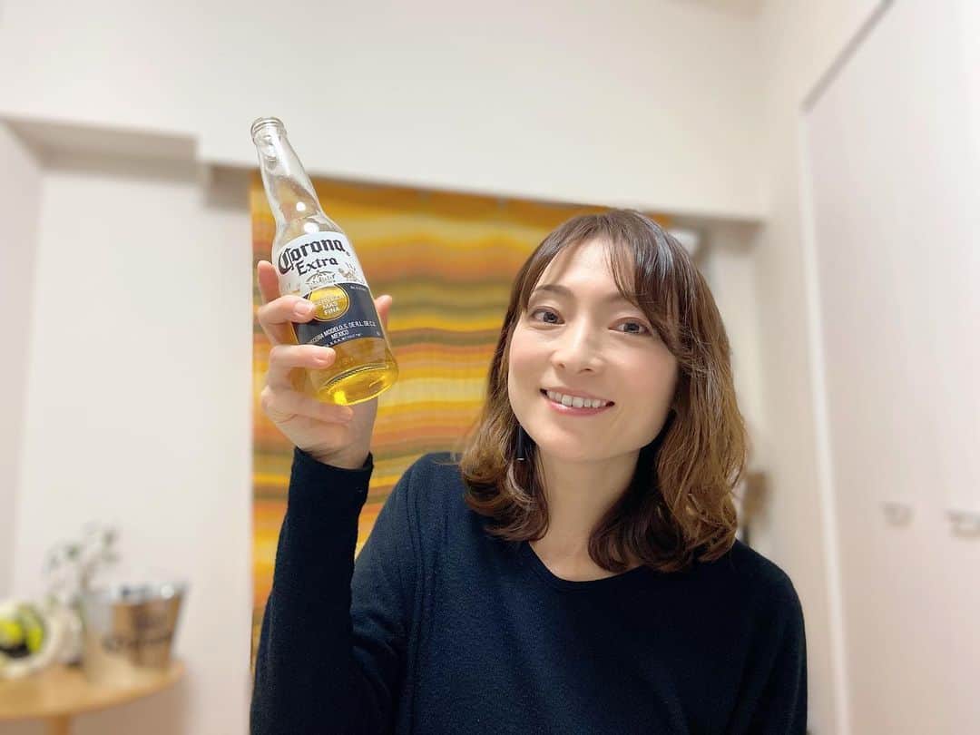 松本英子のインスタグラム：「‪第二弾の配信、ご覧いただきありがとうございましたー😍❣️‬ ‪アーカイブはこちら🥂‬ ‪松本英子のライブ配信ラジオ 『 Coming Home 』vol.2 https://youtu.be/LBlp53QdeFY @YouTubeより‬ ‪そして、メッセージアドレス間違ってました🙇‍♀️🙇‍♀️🙇‍♀️‬ ‪大変失礼致しました🙏‬ ‪正しくは→⭕️eikosdl@gmail.com‬ ‪でした🙌‬ 配信中もお話しましたが、、、 卒園ソング 「おもいで」の曲と共にムービーを作りたいと思っています🌼  こちらのアドレス【eikosdl@gmail.com】まで、ご家族やご自身、甥っ子姪っ子などなど 卒園、卒業写真、または幼少期、学生時代のおもいで写真をお送りください^_^ 運動会や学芸会、プール教室などなど、、お友達との写真の場合は掲載許可も取って頂きますようお願いします！難しい場合は、こちらでも周りをボカしたりズームしたりなど頑張りますので、許可の有無も記載いただけましたら幸いです😌  では、次回配信もお楽しみに〜✌🏻」