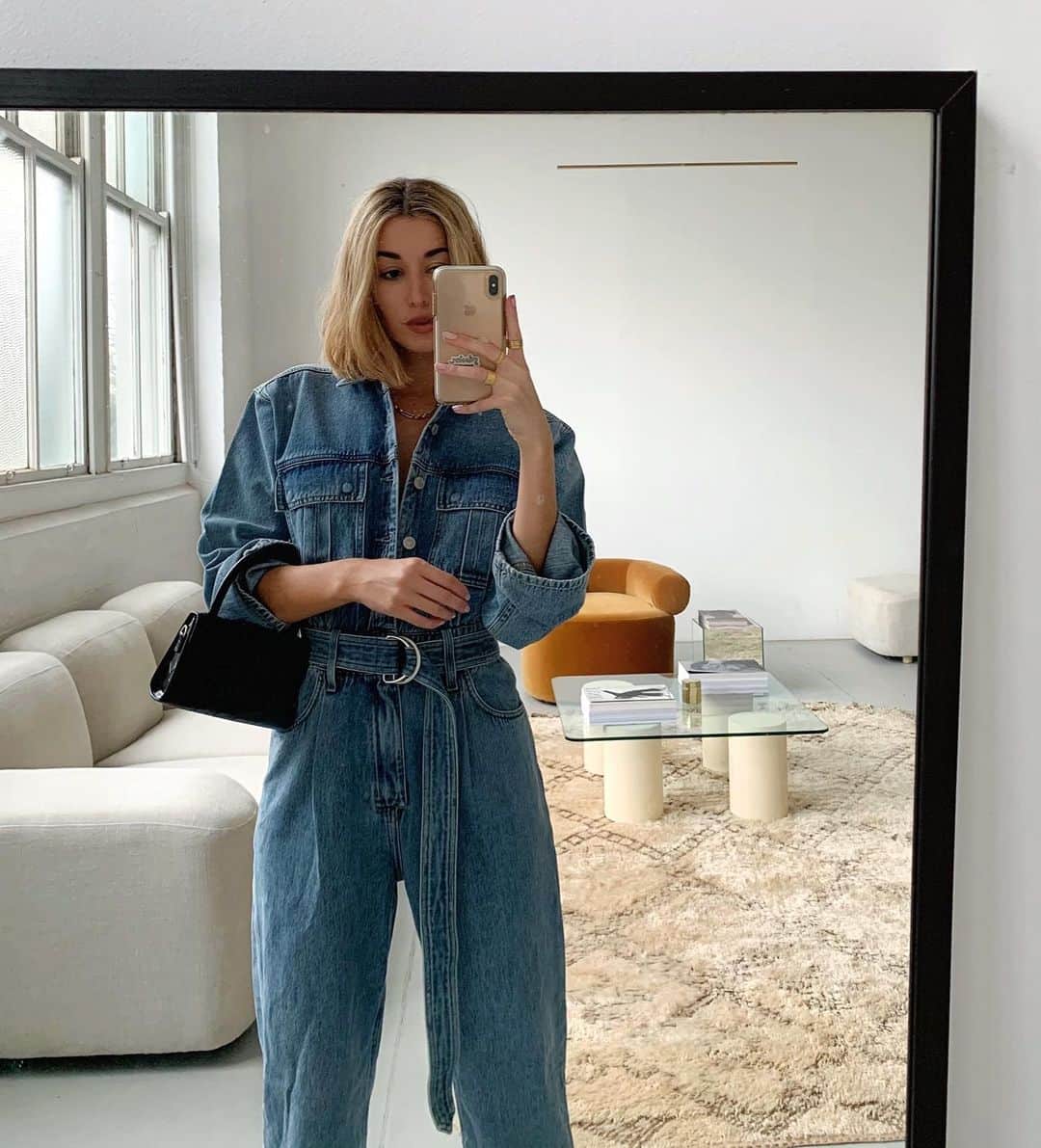 カルメン・ハミルトンのインスタグラム：「Weekend office attire.」