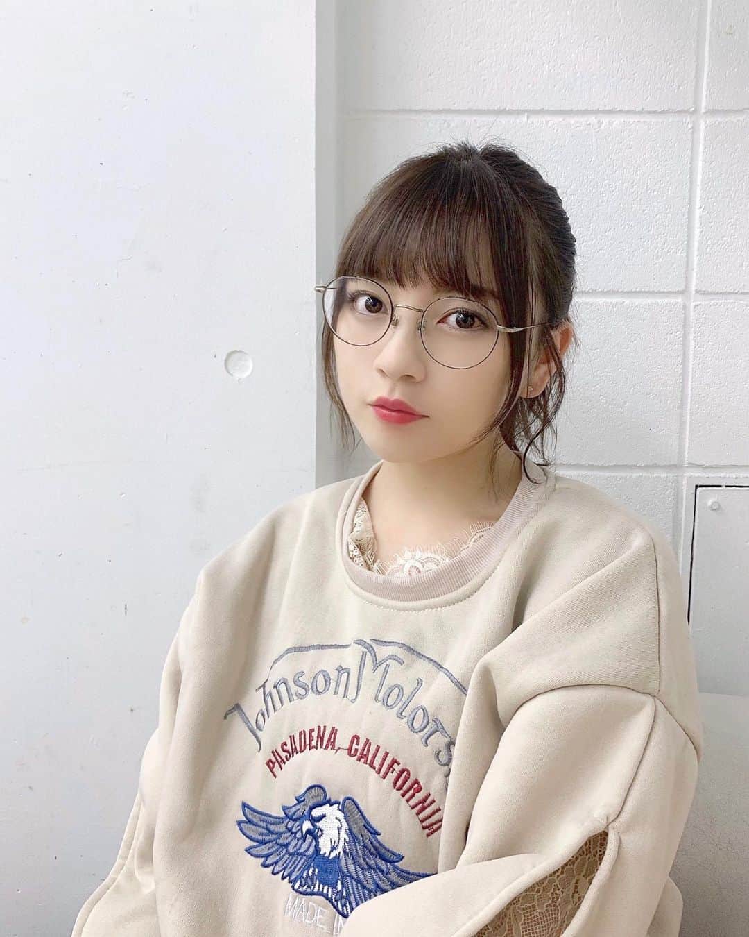 廣川奈々聖のインスタグラム：「．﻿ ﻿ ﻿ きょうはオフだった！🐶めがね愛用者〜 ﻿ ﻿ ﻿」