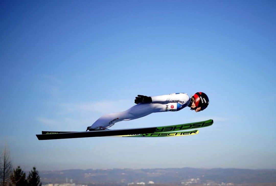 マーレン・ルンビのインスタグラム：「@rawairtournament starts today at 18.15. Looking forward to some long jumps😉」