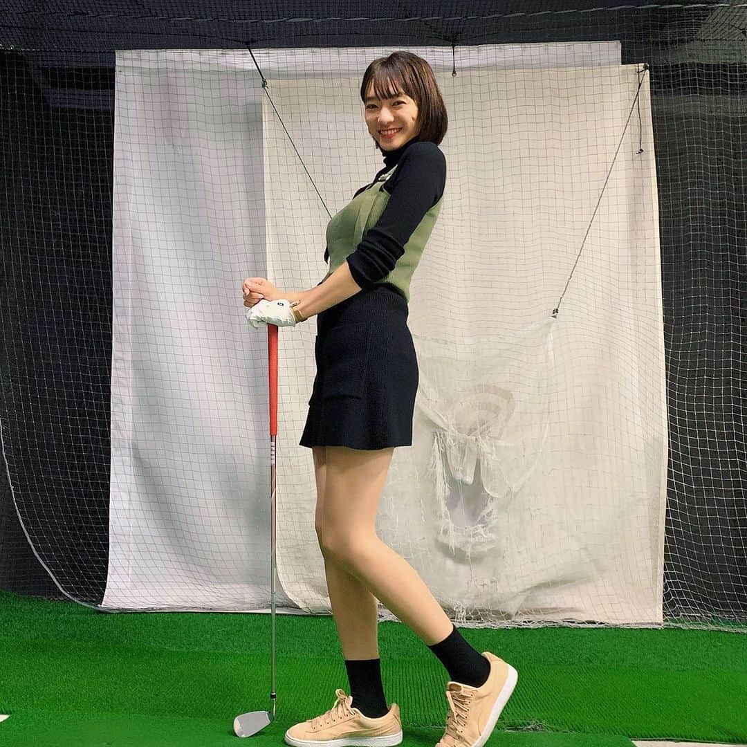 笛木陽子さんのインスタグラム写真 - (笛木陽子Instagram)「初ゴルフ！ @harajukugolf_academy で教えて貰いました⛳️ . 2枚目、右が教えて貰う前で、左が教えて貰った後🏌️‍♀️ . 腕で振るものだと思ってた。腰ね、腰！笑 センス良いんじゃないと褒めてもらったから、頑張る😤(単純) . . #golf#golfgirl#ゴルフ#ゴルフ女子#ゴルフ初心者」3月7日 21時48分 - yoko_fueki56