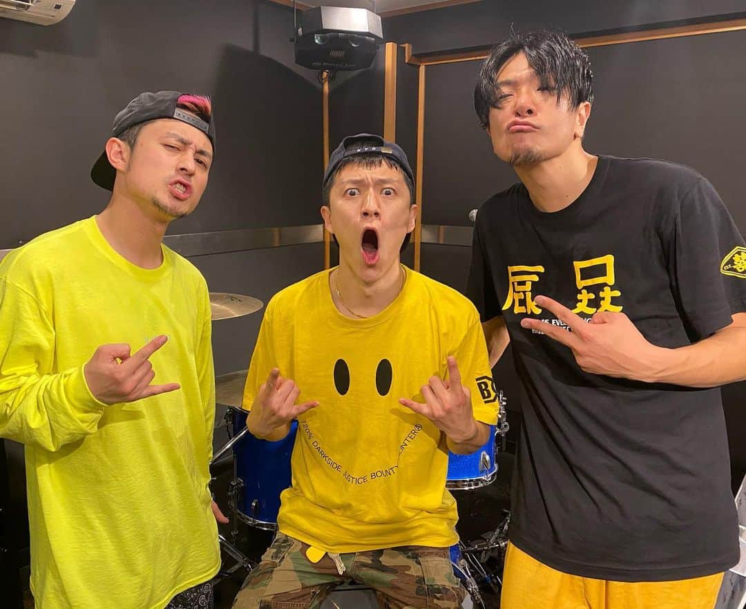 TOTALFATのインスタグラム：「インスタライブ終了🔥🔥🔥 参戦ありがとうございました！！！」