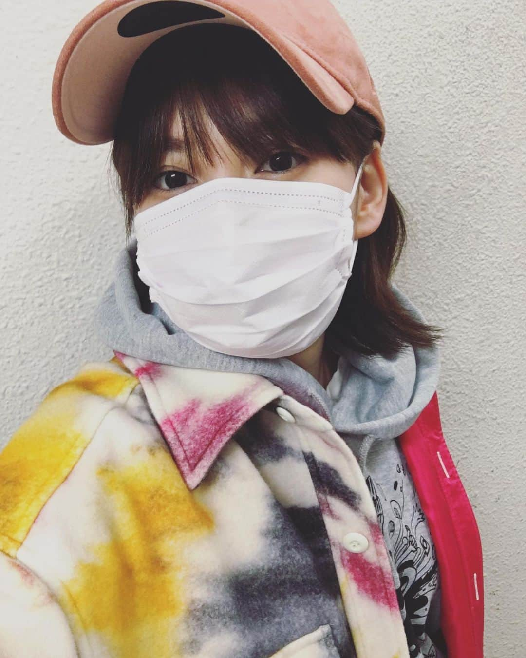 佐藤千亜妃さんのインスタグラム写真 - (佐藤千亜妃Instagram)「弾き語りライブ配信でした！！ありがとうございました！！心込めて歌えたから、みんなに届いているといいな。聴いてくれた8000人程の皆様、ありがとうございました☺️ 3/7. 1.STAR 2.桜が咲く前に 3.転がるビー玉 4.空から落ちる星のように 5.クライベイビー」3月7日 22時23分 - chiaki_sato0920