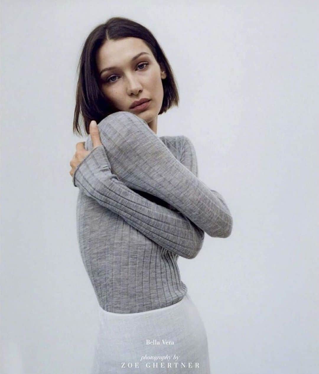 ベラ・ハディッドさんのインスタグラム写真 - (ベラ・ハディッドInstagram)「Vogue italia by @zoeghertner @suzannekoller 🖤」3月7日 22時25分 - bellahadid