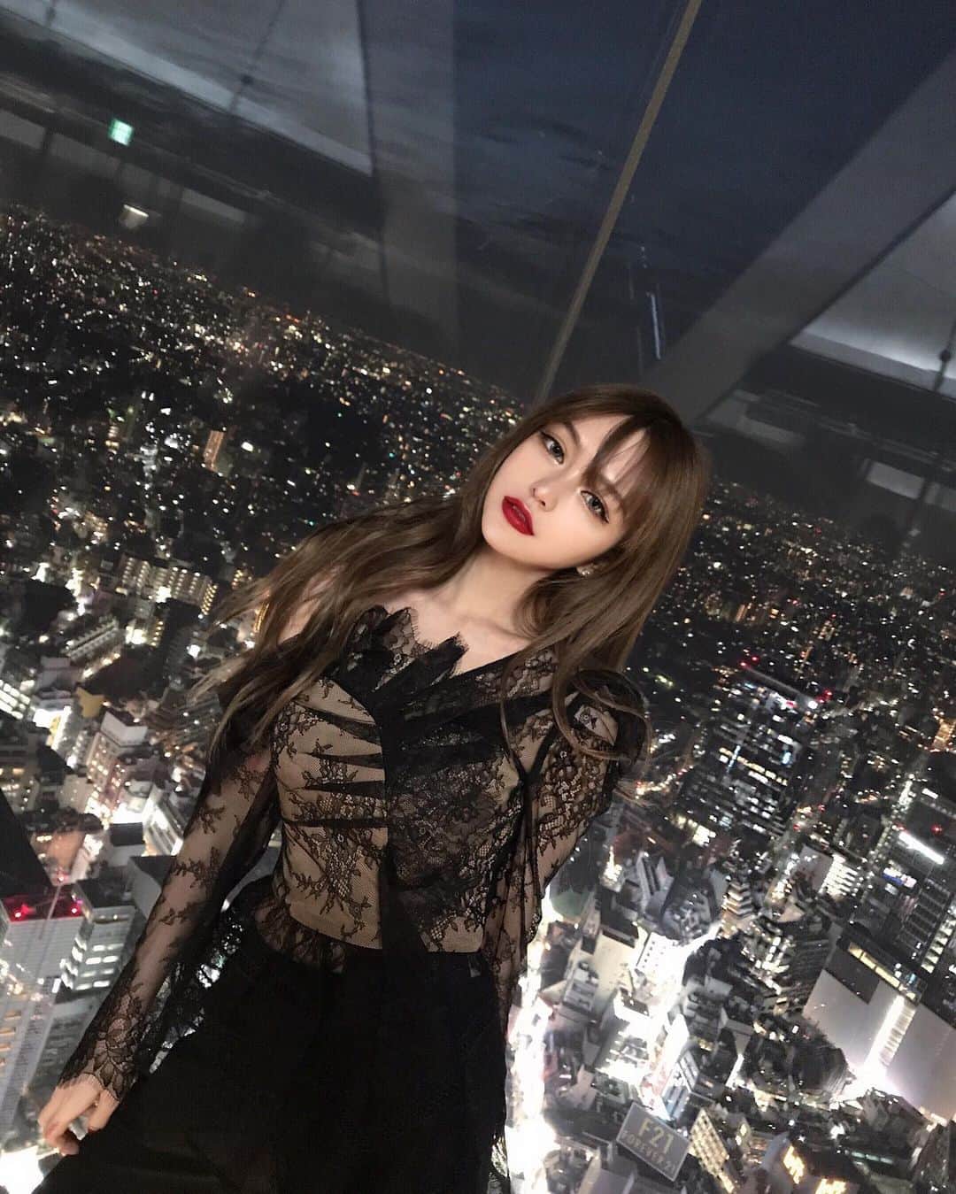 Grace Chowのインスタグラム：「在這樣浪漫的一個地方 聽兩個小朋友吵架 也是種很特別的回憶」