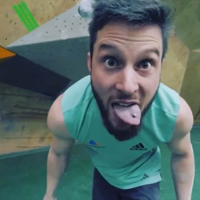 イェルネイ・クルーダーのインスタグラム：「Flash for the semis ⚡ 🎥: @_udini_  @scarpaspa @ocun.climbing @vibram @snowmonkeyflask @sloveniaclimbing」