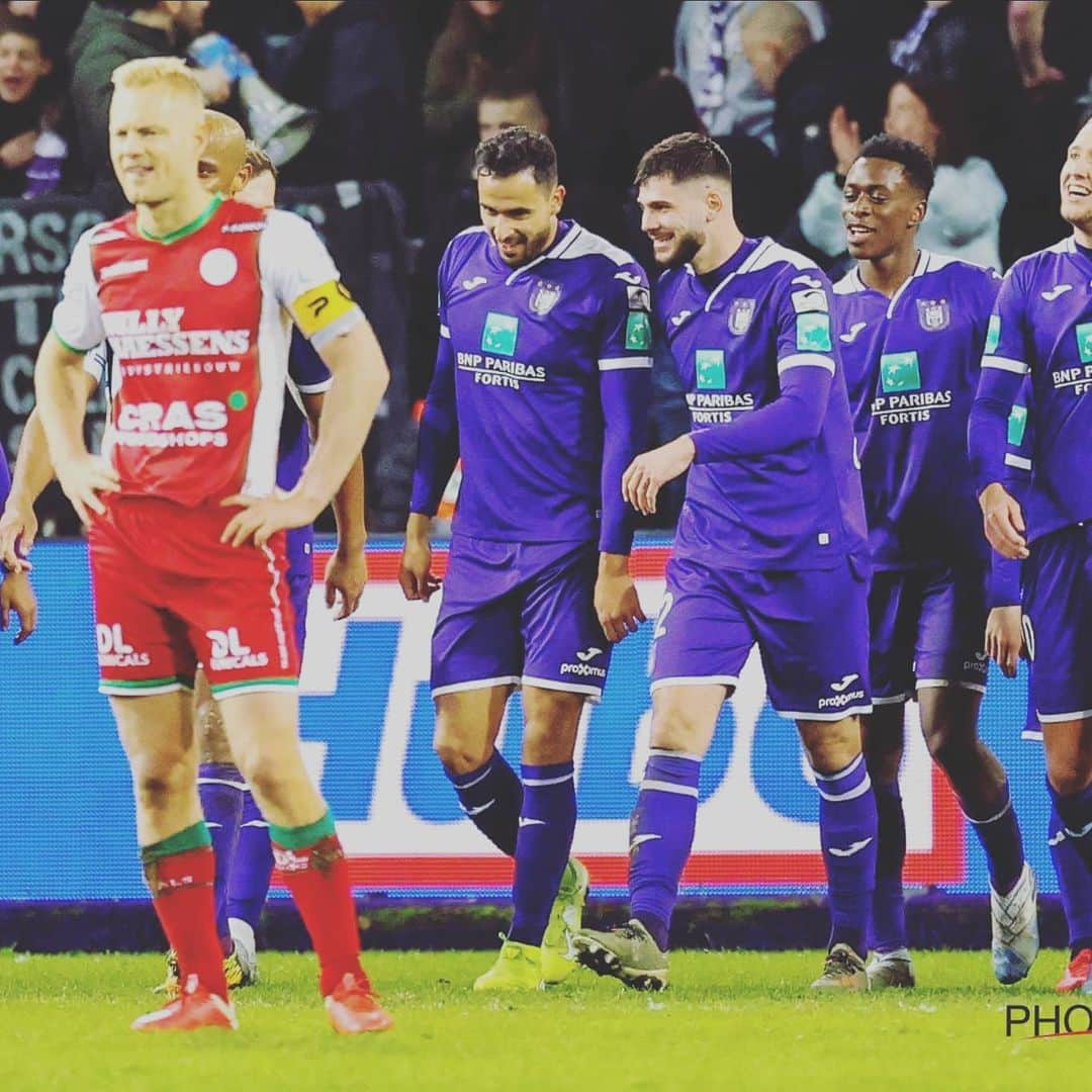 ナセル・シャドリさんのインスタグラム写真 - (ナセル・シャドリInstagram)「Happy to be back on the pitch with this great victory. Thx all the fans for the amazing support.💜💜💜」3月8日 8時40分 - nc22back