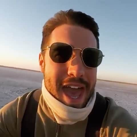 ジョシュ・ボウマンのインスタグラム：「A new video of #joshbowman in #SouthAfrica last year. Video from #emilyvancamp ‘s recent ig post wishing Josh a happy birthday.」