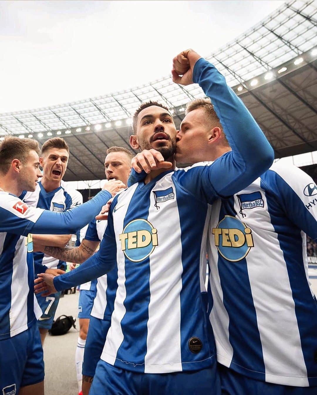 マキシミリアン・ミッテルシュタットのインスタグラム：「Wichtiger Punkt, dank eurer Unterstützung!!! #hahohe #herthabsc #immerweiter #bscsvw」